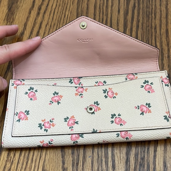 Envelope coach floral wallet - Picture 3 of 5